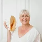 Susanne Öhlschläger mit Muschel